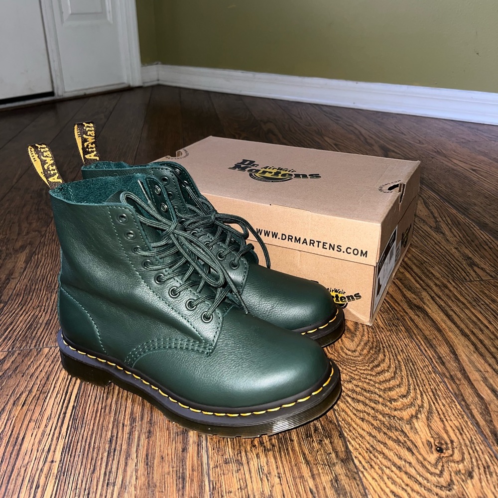 Pine Green Dr. Martens Pascal